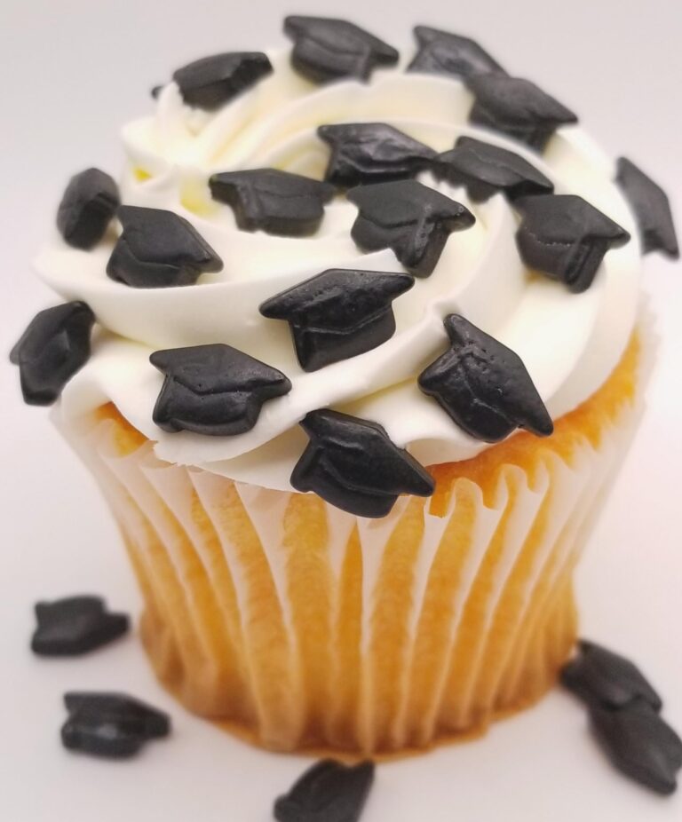 Read more about the article Graduation Sprinkles: Celebratory Magic on Cakes and Cupcakes