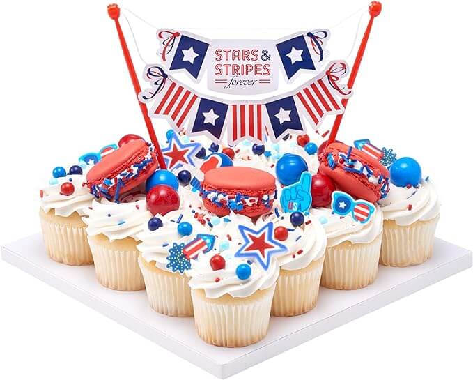 Read more about the article Stars, Stripes, and Sprinkles:  4th of July Cake and Cupcake Spectacular